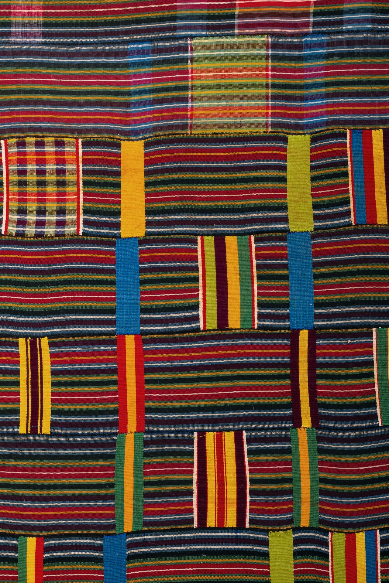 Close view of EWE-024 weaving and threads