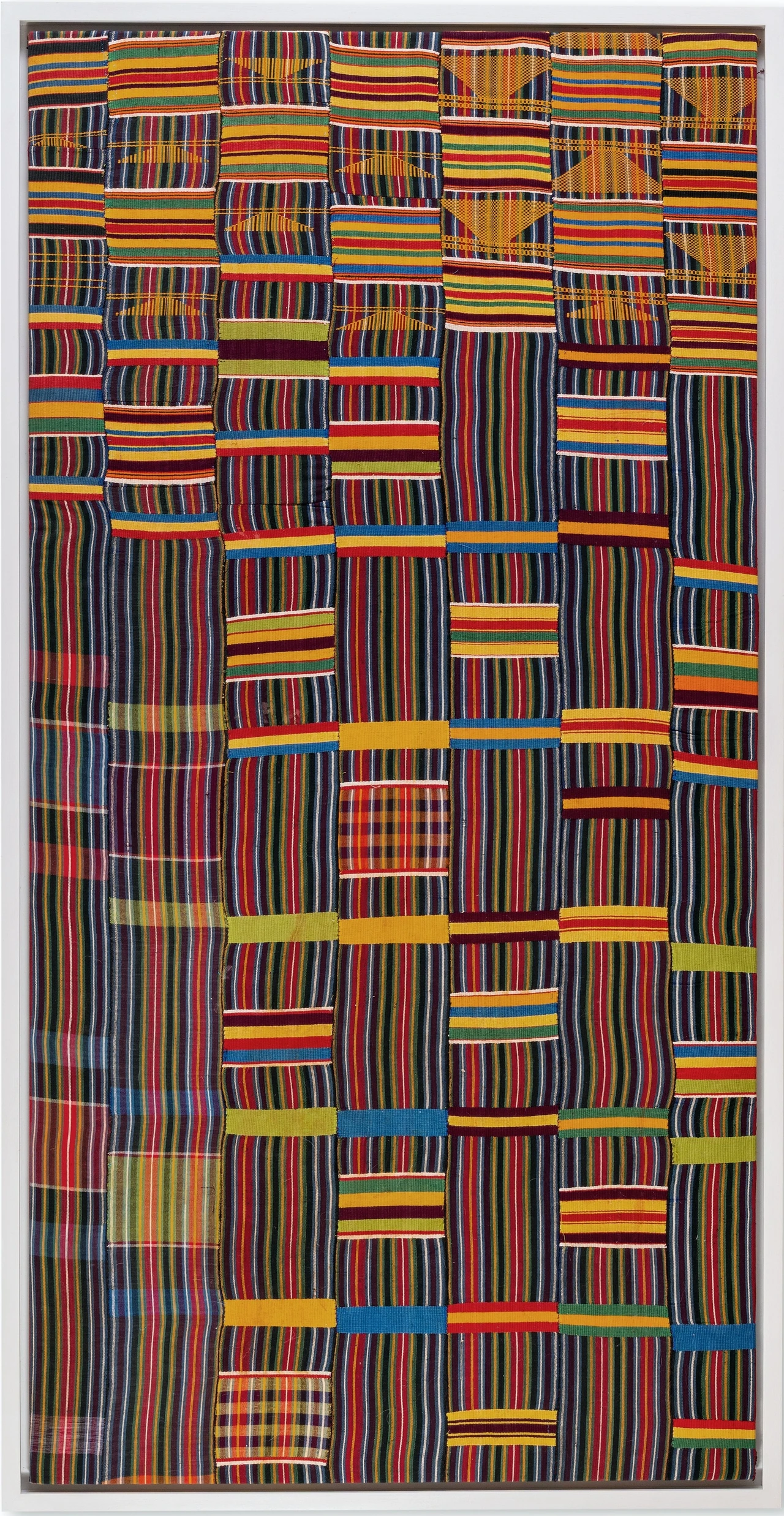 Long woven strips and colour detail of EWE-024